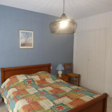Apartamento 3 Etoiles Aux Sables D'olonne Avec Parking, Proche - Fr-1-325-130